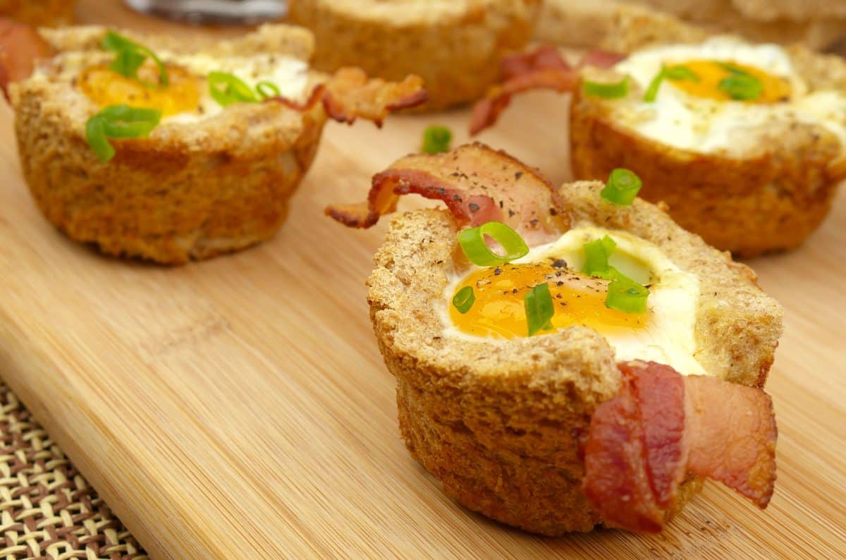 Foto da receita Como fazer Cestinha de Bacon e Ovos