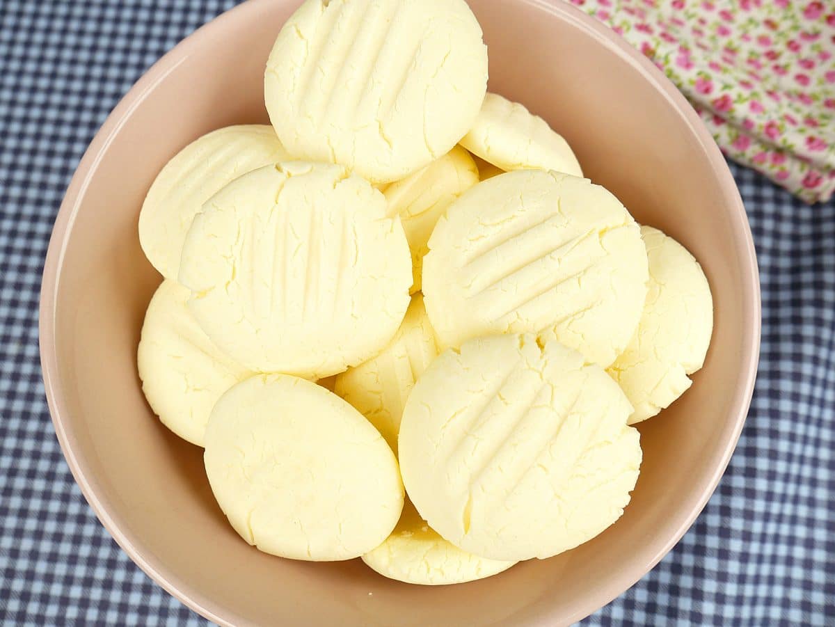 Foto da receita Como fazer Sequilhos de Leite Condensado com apenas 3 ingredientes