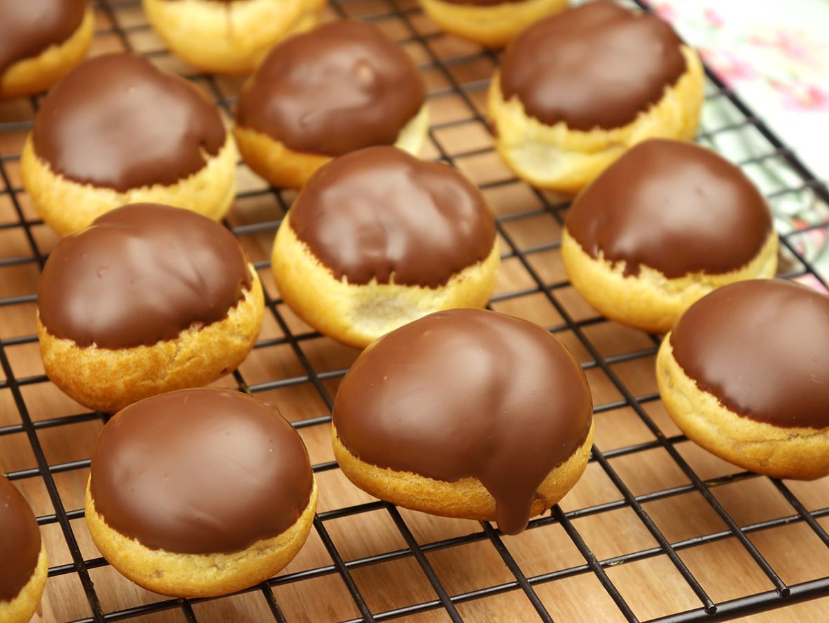 Foto da receita Como Fazer Carolinas Recheadas com Doce de Leite