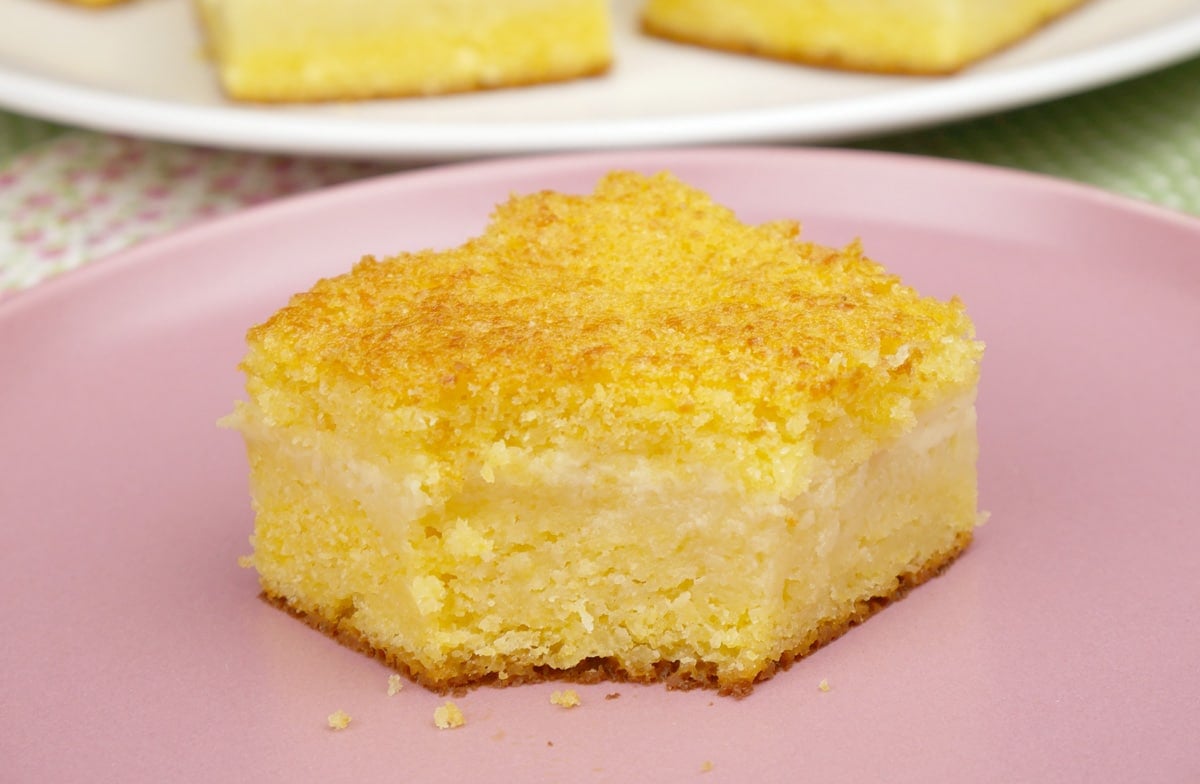 Foto da receita Como fazer Bolo de Fubá Cremoso