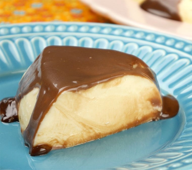 Foto da receita Como Fazer Flan Vulcão de Leite Ninho com Nutella