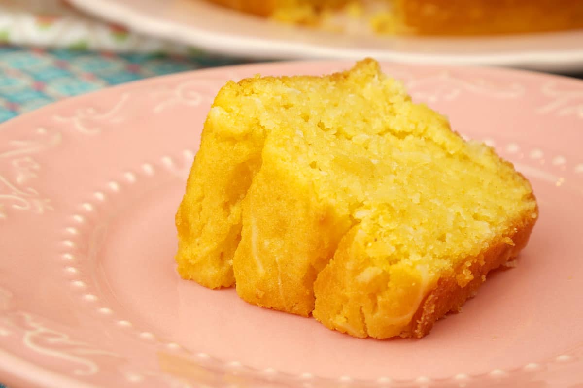 Foto da receita Como fazer Bolo de Fubá Cozido