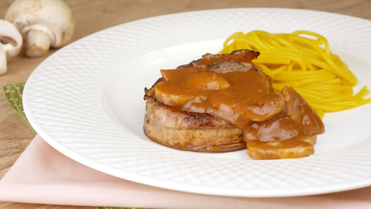 Foto da receita Como fazer Medalhão ao Molho Madeira