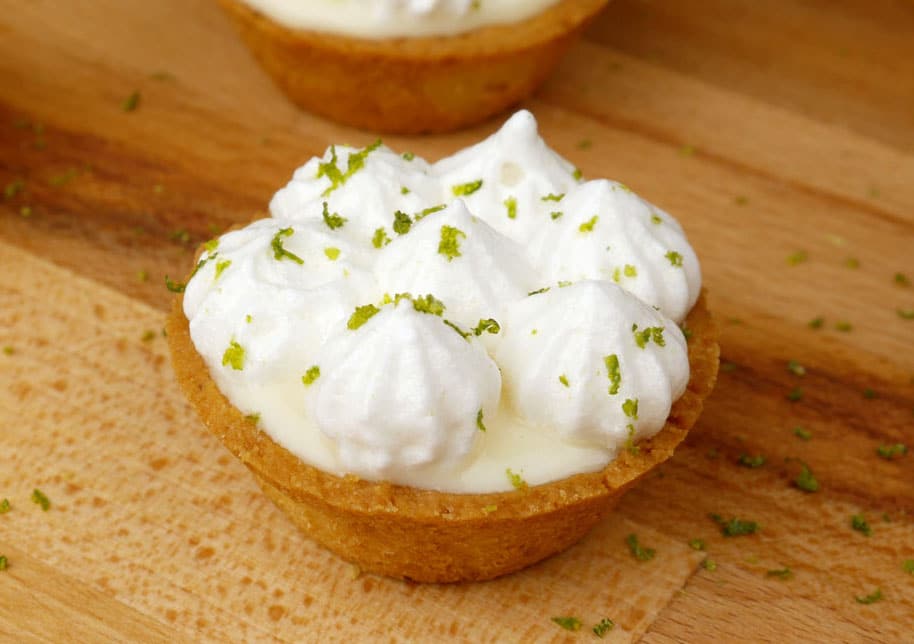Foto da receita Como fazer Tortinha de Limão com 7 ingredientes
