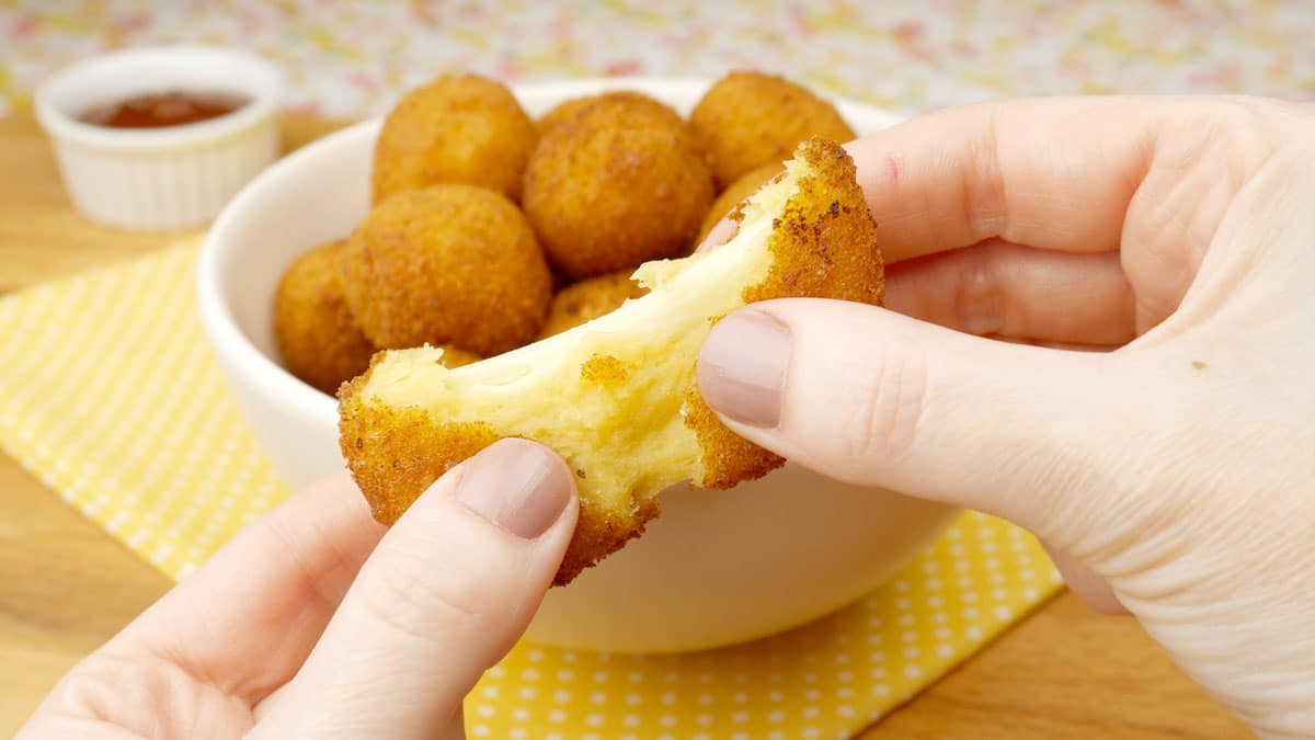 Foto da receita Como fazer Bolinho Salgado de Milho com Queijo