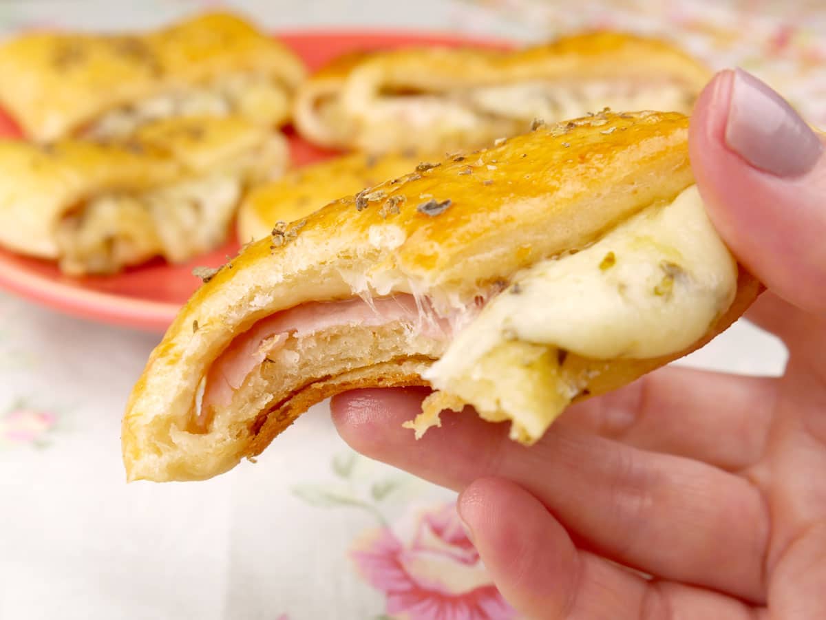Foto da receita Como fazer Joelho de Presunto e Queijo - Lanche fácil