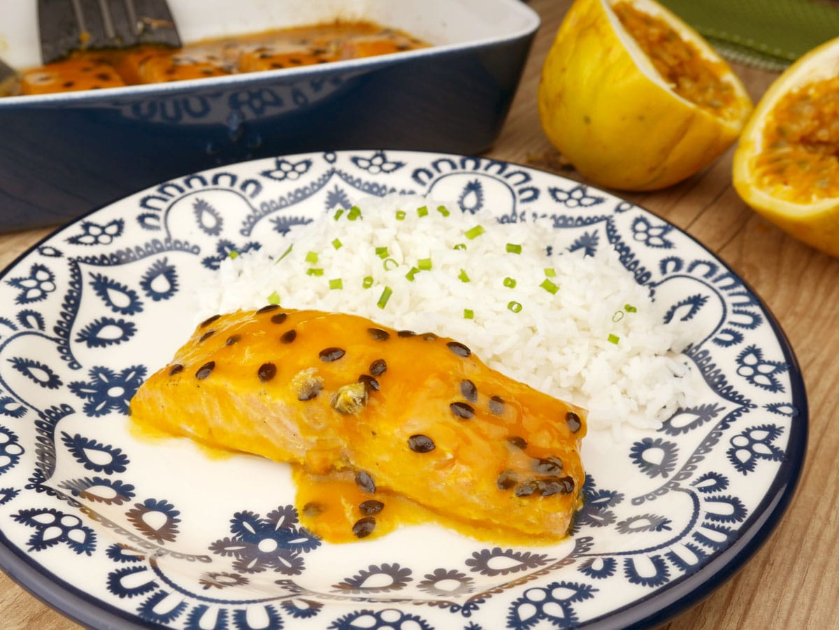 Foto da receita Como fazer Salmão ao Molho de Maracujá
