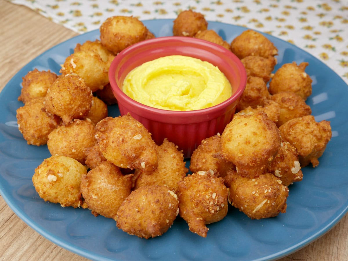 Foto da receita Como fazer Bolinho de Chuva Salgado