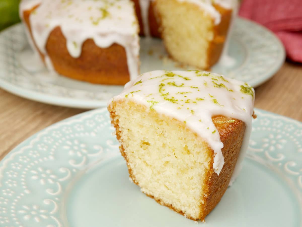 Foto da receita Como fazer Bolo de Limão de Liquidificador