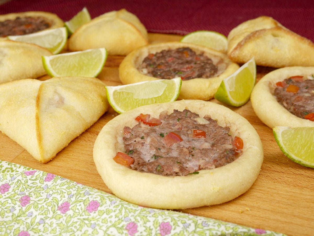 Foto da receita Como fazer Esfiha de Carne Aberta e Fechada