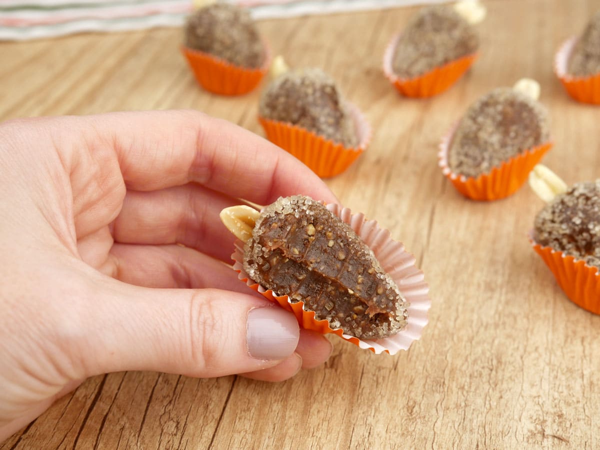 Foto da receita Como fazer Cajuzinho e Brigadeiro de Milho