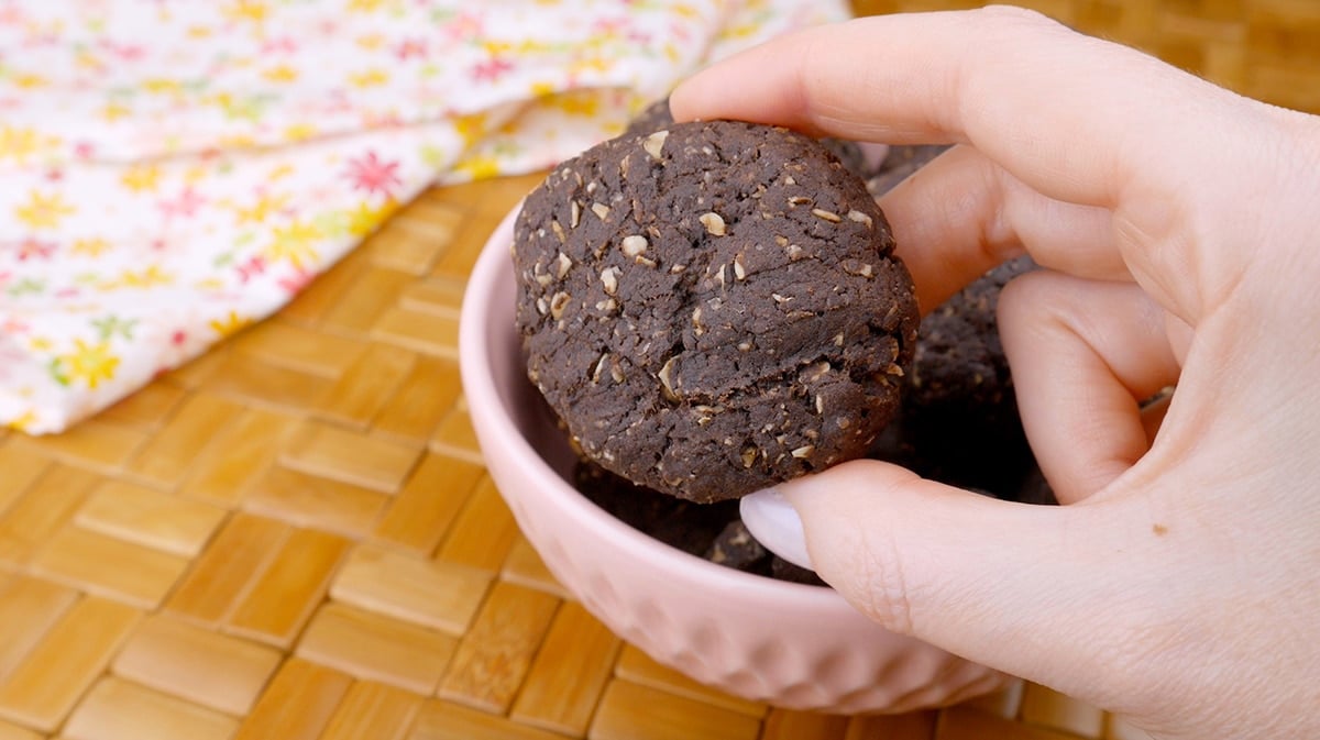 Foto da receita Como fazer Biscoitinhos de Chocolate com Aveia