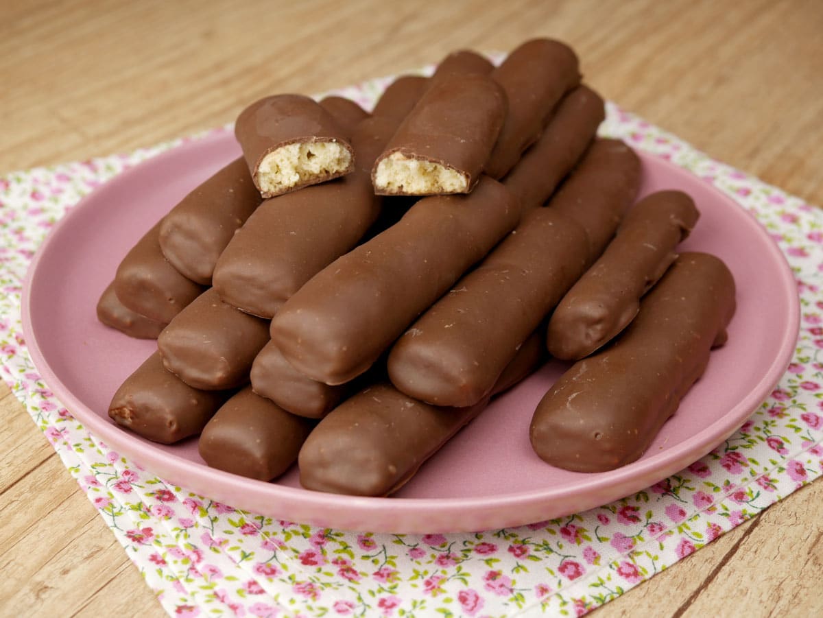 Foto da receita Como fazer Palitinhos de Chocolate de Padaria