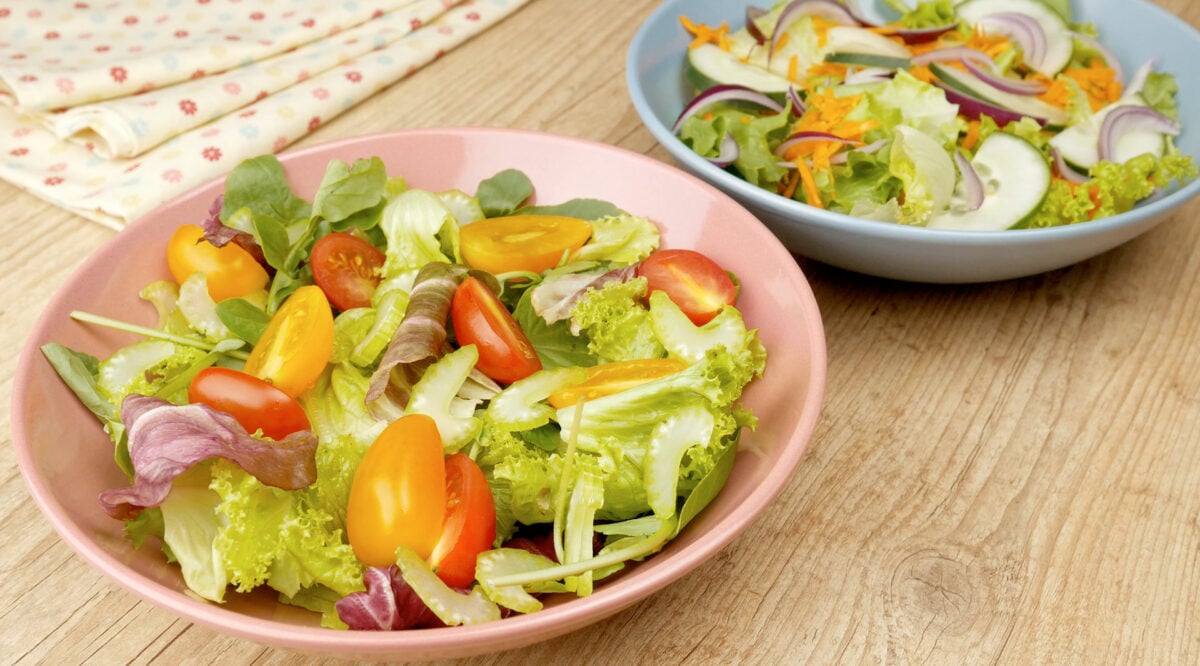 Foto da receita Como fazer 2 opções de saladas e 2 de molhos para saladas - Delícia
