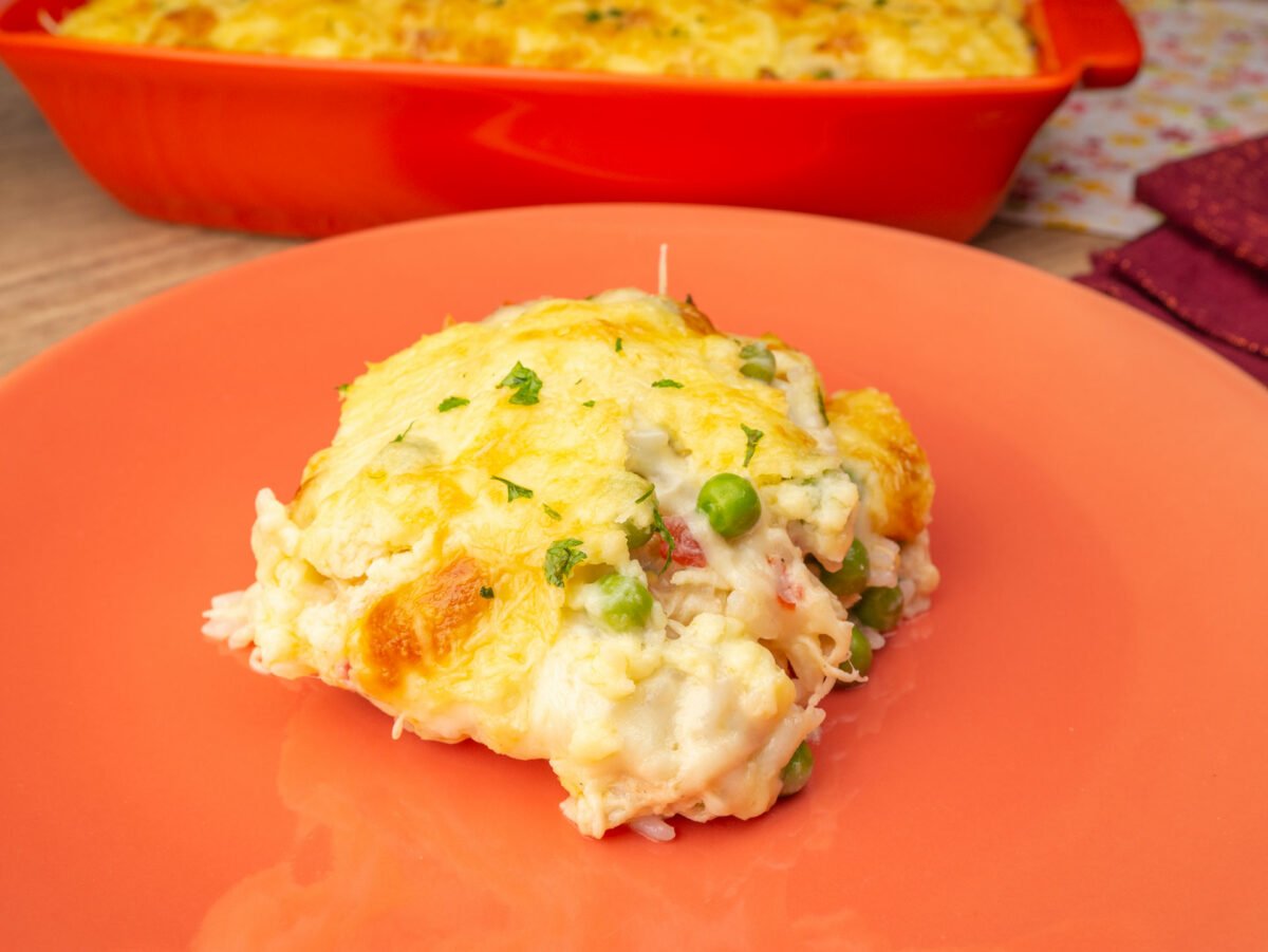 Foto da receita Como fazer Arroz de Forno Cremoso com Frango - Refeição Completa