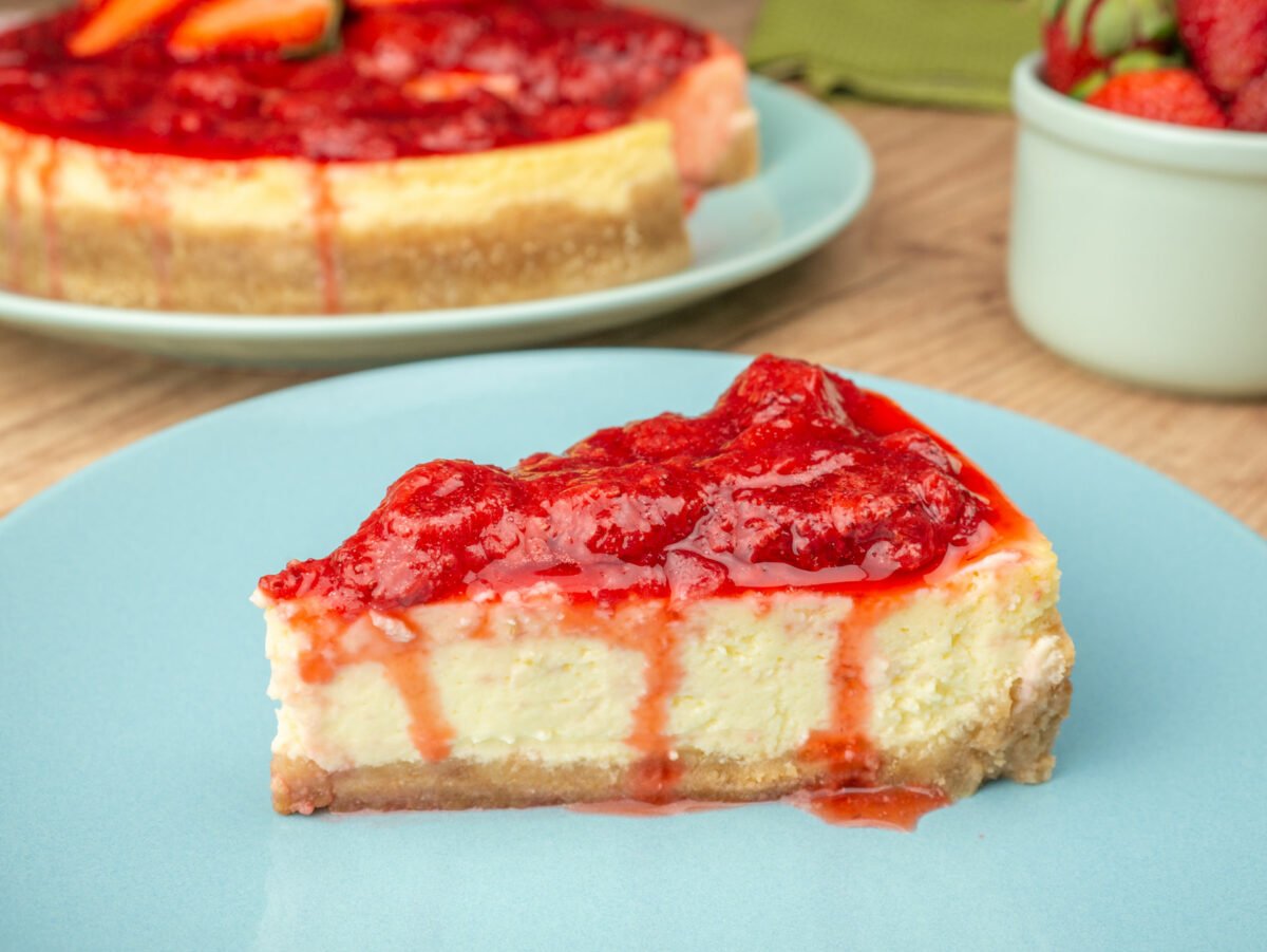 Foto da receita Como fazer Cheesecake com Calda de Morango
