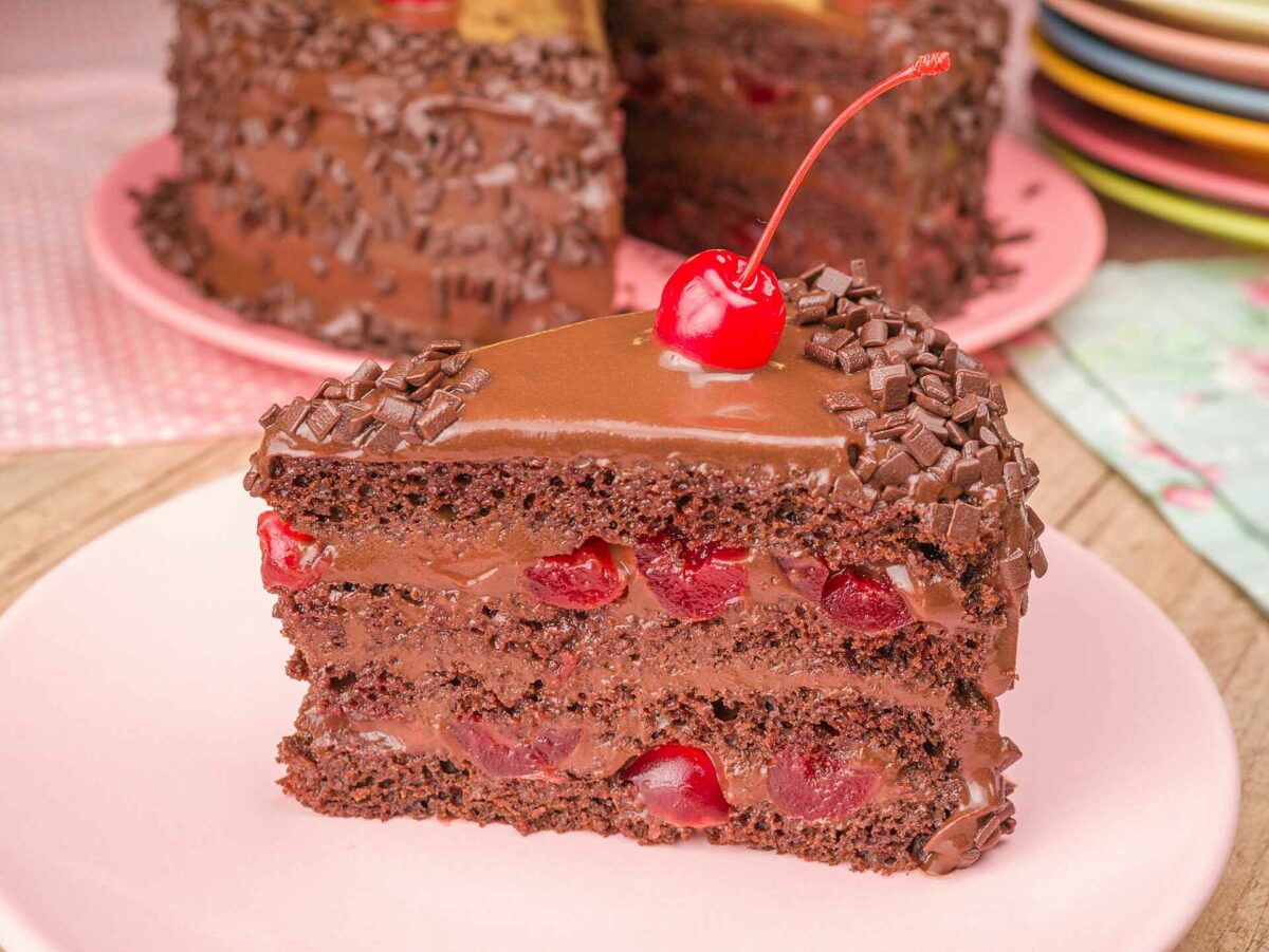 Foto da receita Como fazer Bolo de Chocolate com Cereja