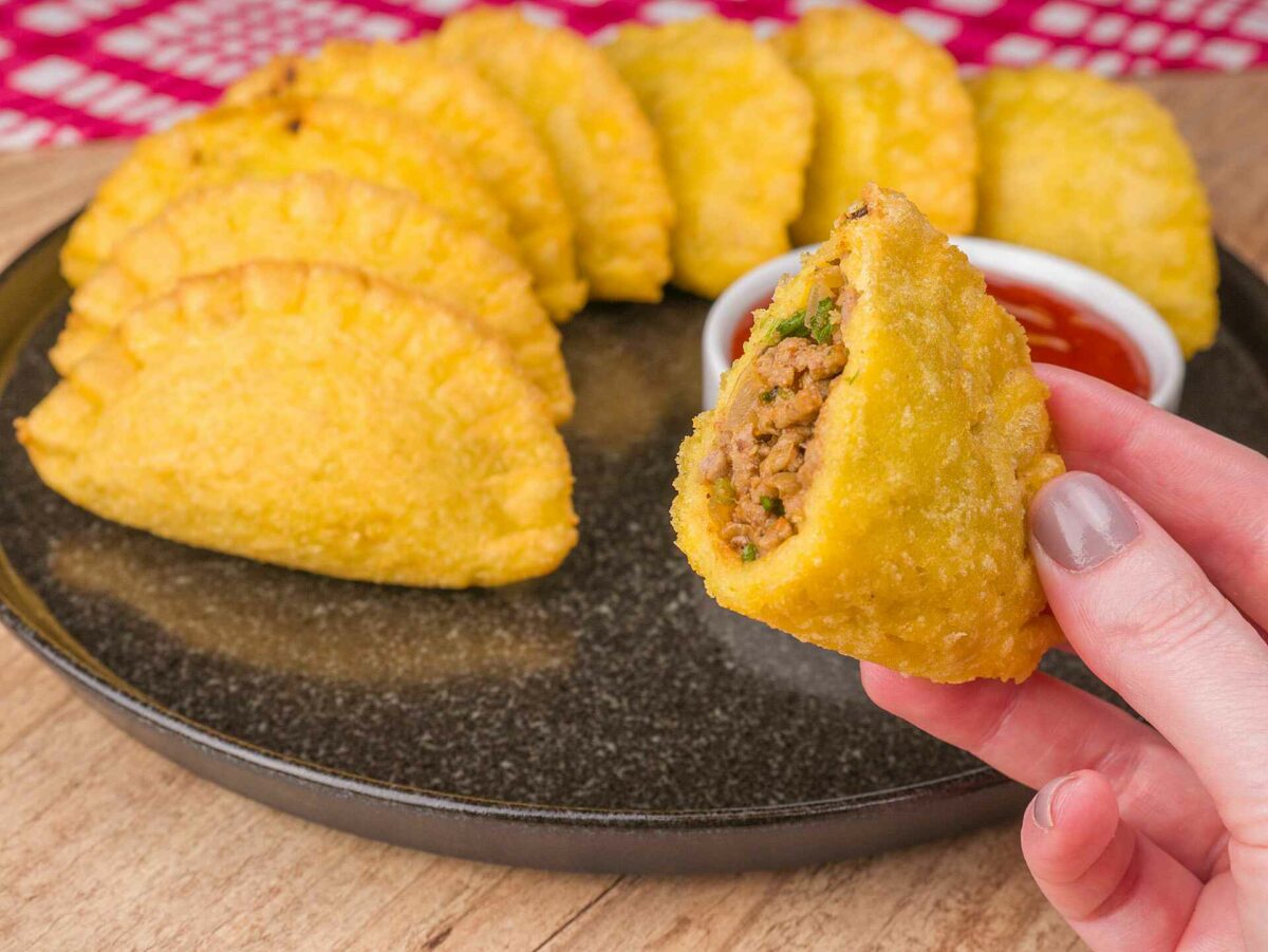 Como fazer Pastel de Fubá o Famoso Pastel de Angu Fácil