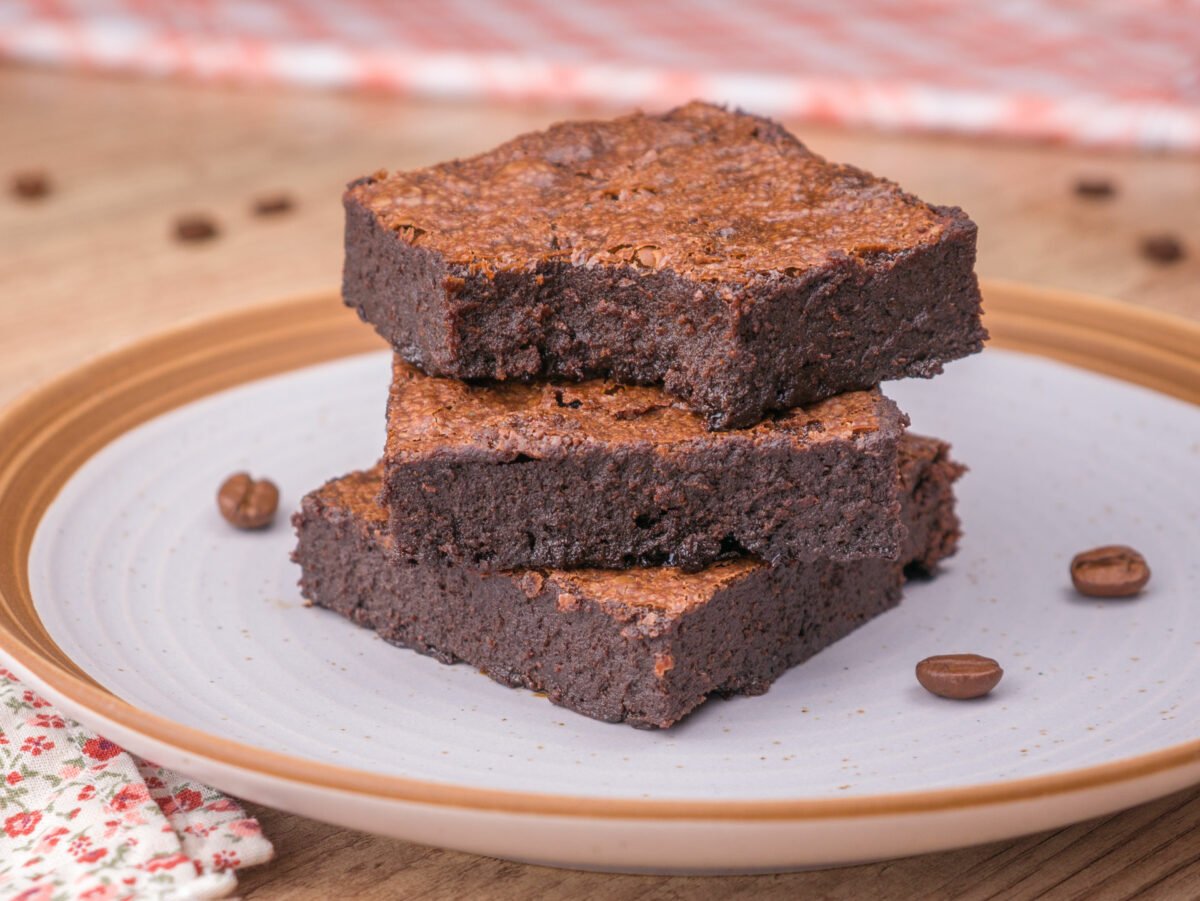 Como fazer Brownie de Chocolate com Café sem Farinha