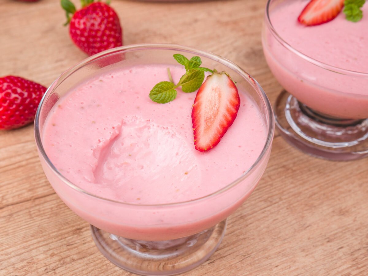 Como fazer Mousse de Morango de Liquidificador