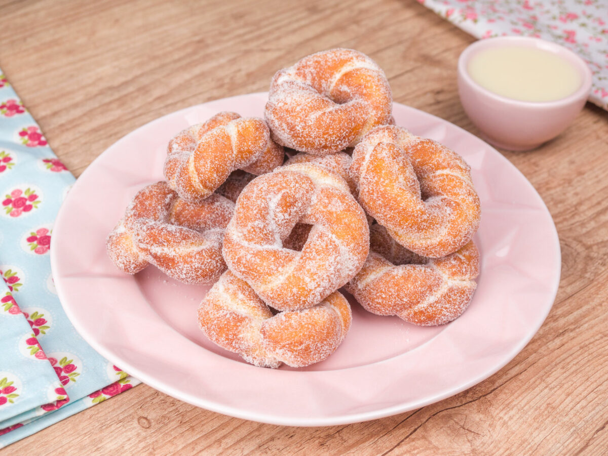 Como fazer Rosquinha de Leite Condensado