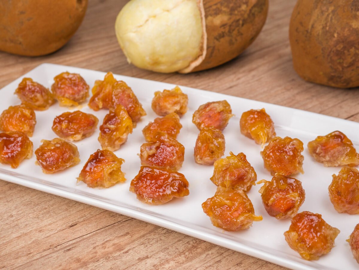 Como fazer Doce de Cupuaçu / bala feita com as sementes