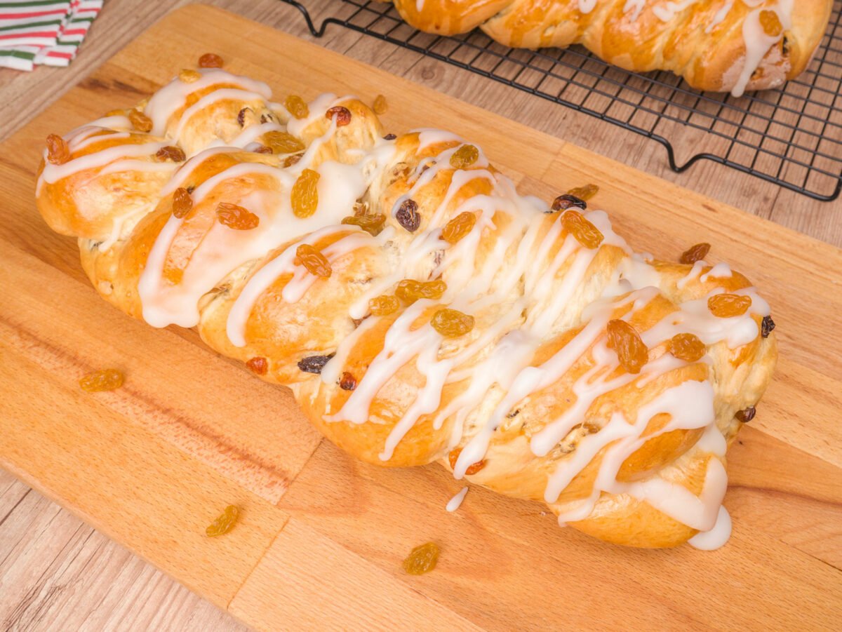 Como fazer Pão Doce Trançado com Uva Passa - Challah