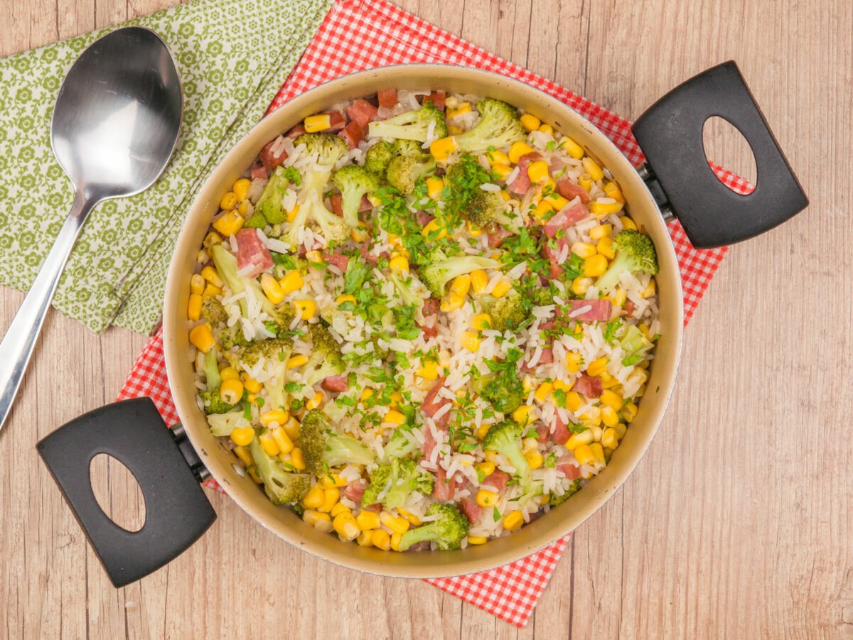 Como fazer Arroz de Uma Panela Só