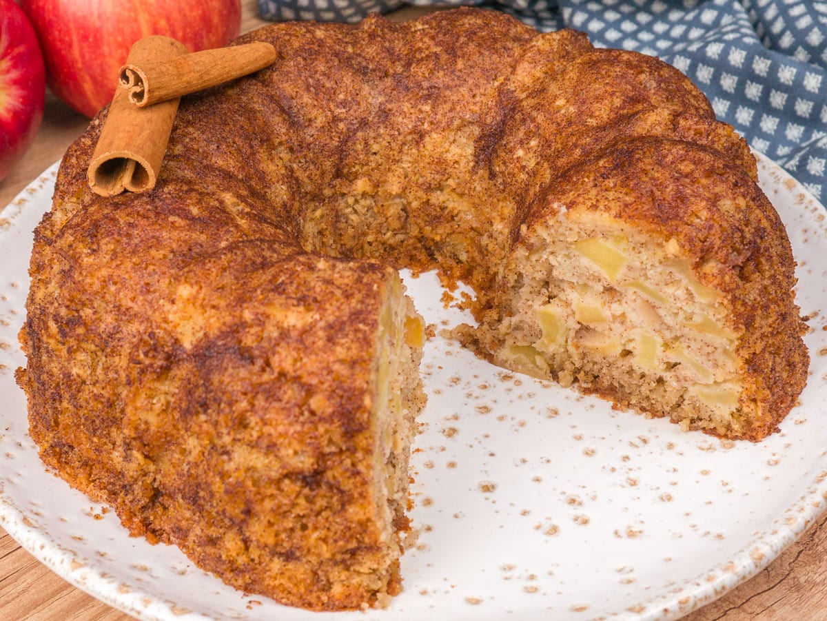 Como fazer Bolo de Maçã Amanteigado com Aveia e Canela