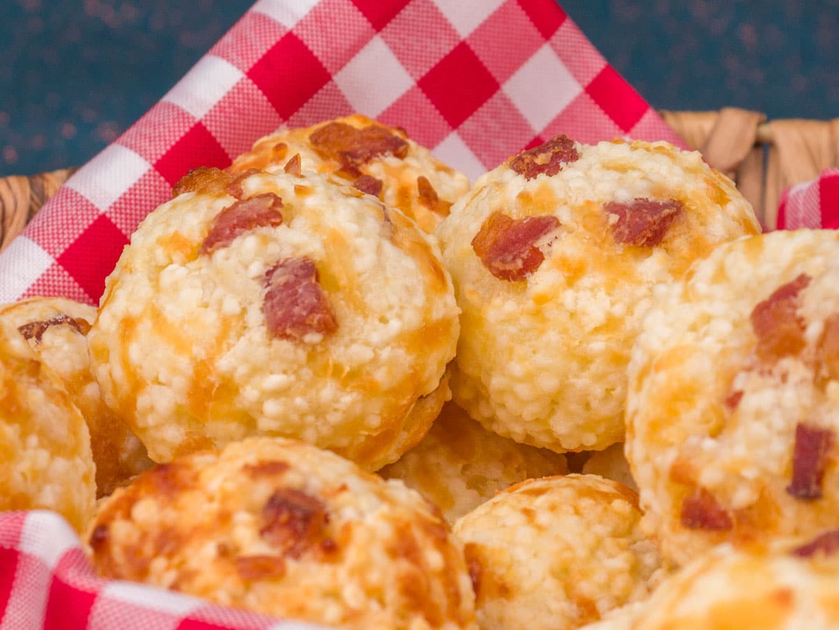 Como fazer Pão de Queijo de Tapioca Granulada com Bacon