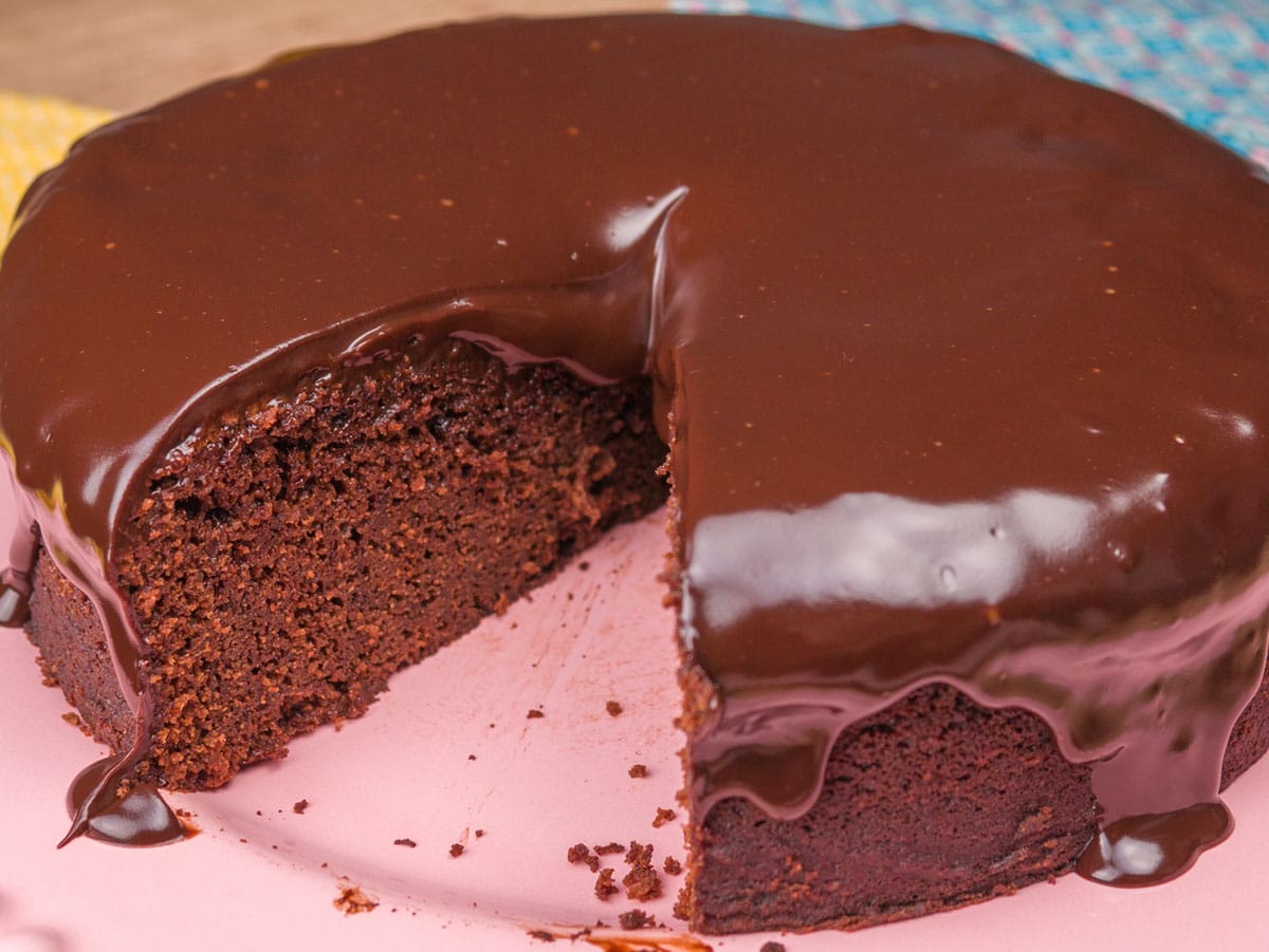 Como fazer Bolo de Chocolate Cremoso