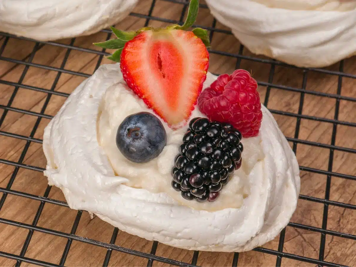 How to Make Mini Pavlova with Red Berries
