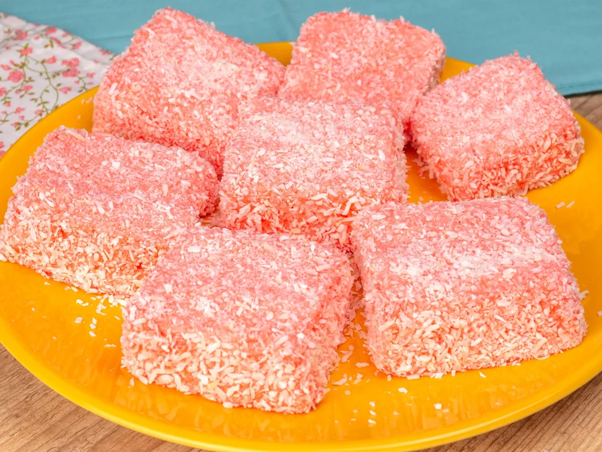 How to Make Strawberry Maria Mole
