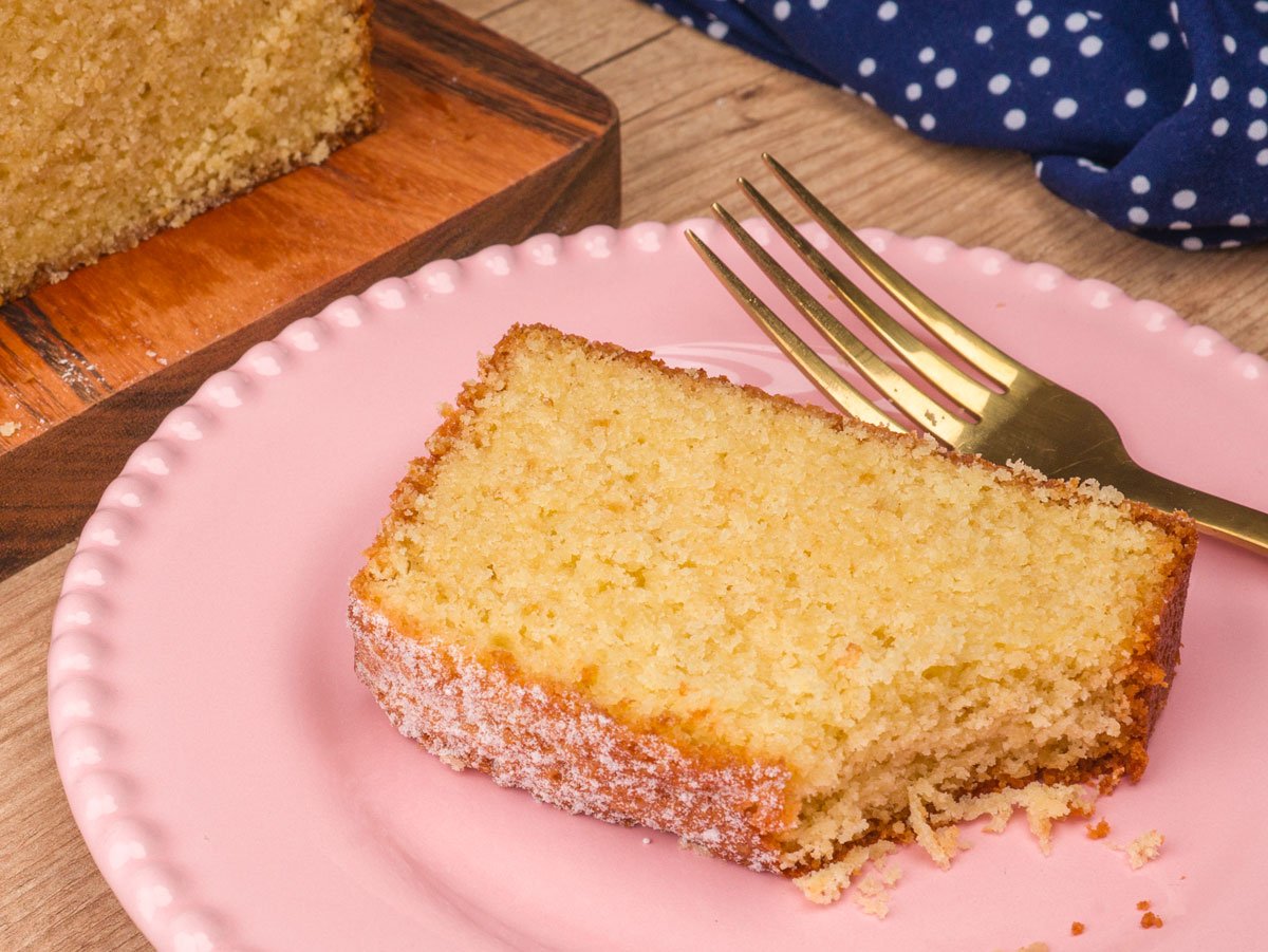 Como fazer Bolo de Laranja Amanteigado com Amêndoas